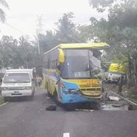 1 Dead, Several Others Injured in Samar Bus Collision